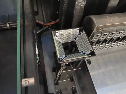 Alta precisione manuale di velocità del montaggio della macchina 40000 CPH della scelta e del posto di Smt di 8 ugelli