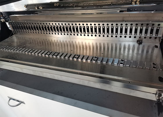 Il CA 380V 40000CPH 10 dirige la scelta del PWB SMT della lampadina della stazione LED di 32 alimentatori e la macchina del posto