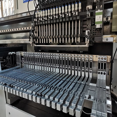 Alta velocità doppia flessibile del braccio della macchina della scelta e del posto di Mounter della luce di striscia della metropolitana del LED 34 teste